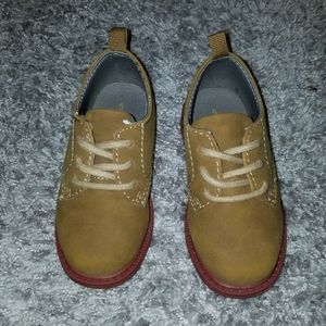 Toddler lace-up shoes